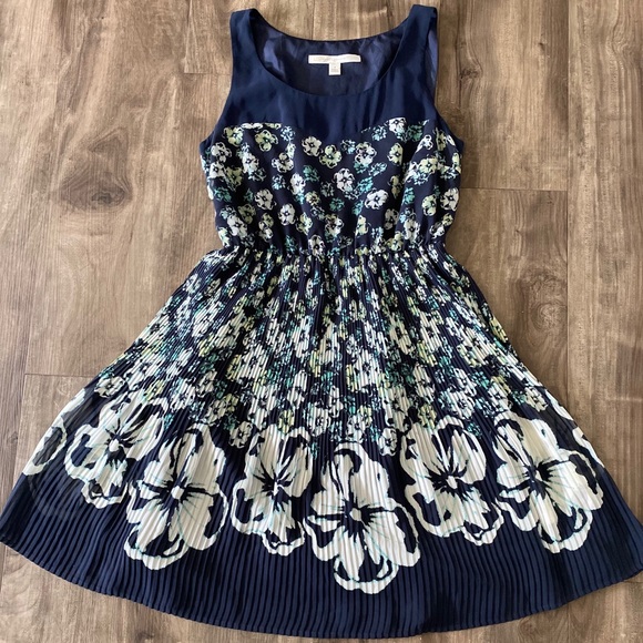 LC Lauren Conrad Navy Blue Dress W/ Pleated Skirt - Picture 6 of 7